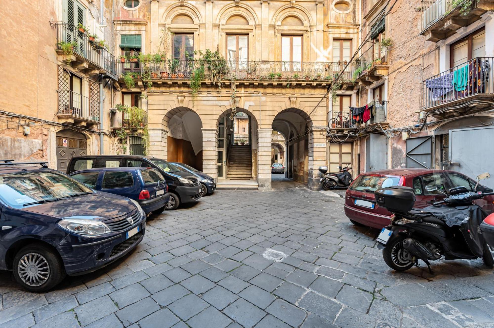 I Colori Di Lalla - 300 M Far From Castello Ursino Catania Exterior foto